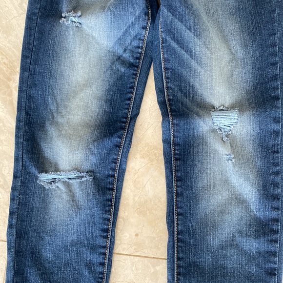 Denizen from Levi’s Low Rise Jegging - Picture 5 of 9